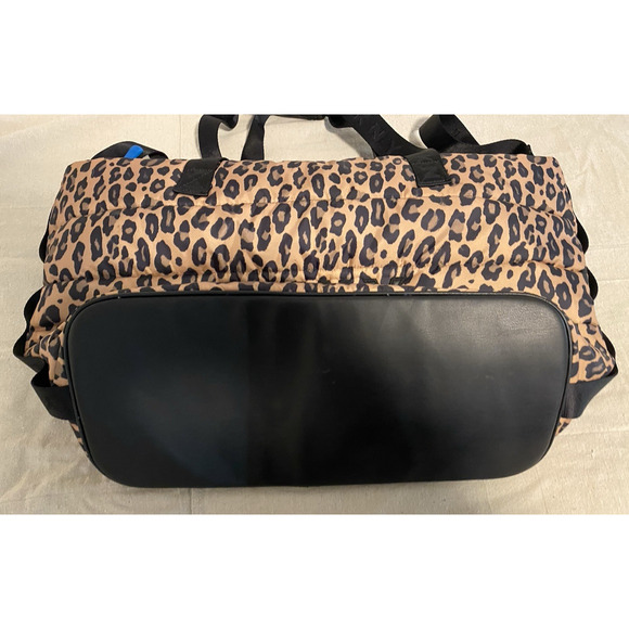 DKNY Leopard Print Quilted Weekend Duffel Bag Large Mob Wife Travel Carry on Bag - Picture 10 of 12